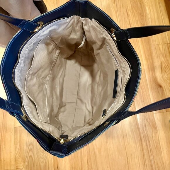 Talbots tote bag, in a tartan plaid patten with leather trim - Picture 5 of 16